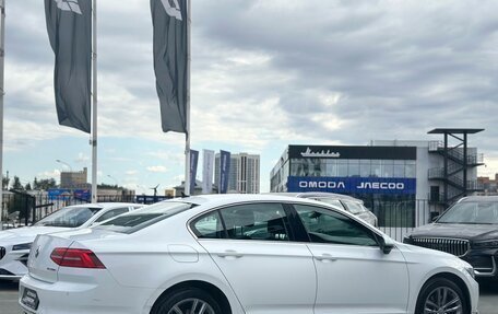 Volkswagen Passat B8 рестайлинг, 2015 год, 1 650 000 рублей, 5 фотография