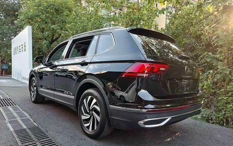 Volkswagen Tiguan II, 2023 год, 2 770 000 рублей, 6 фотография