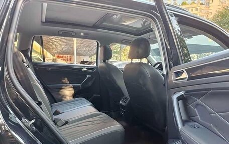 Volkswagen Tiguan II, 2023 год, 2 770 000 рублей, 13 фотография