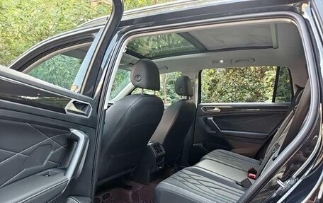 Volkswagen Tiguan II, 2023 год, 2 770 000 рублей, 11 фотография