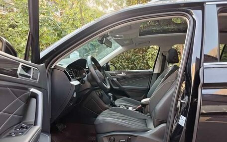 Volkswagen Tiguan II, 2023 год, 2 770 000 рублей, 10 фотография
