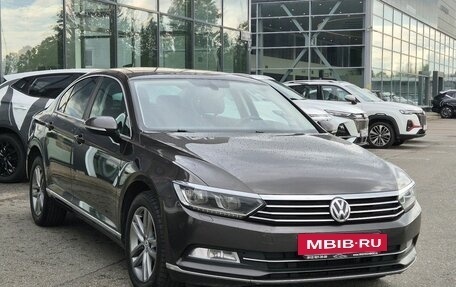 Volkswagen Passat B8 рестайлинг, 2017 год, 1 519 000 рублей, 4 фотография