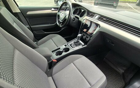 Volkswagen Passat B8 рестайлинг, 2017 год, 1 519 000 рублей, 10 фотография