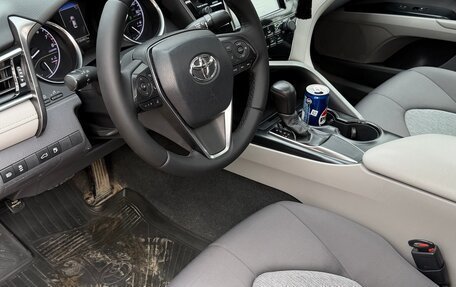 Toyota Camry, 2017 год, 2 200 000 рублей, 10 фотография
