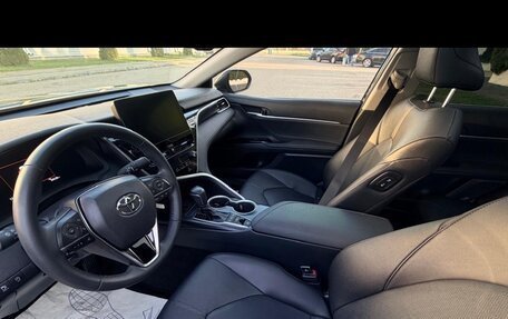 Toyota Camry, 2023 год, 3 300 000 рублей, 7 фотография