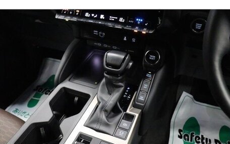 Toyota Land Cruiser Prado, 2025 год, 6 700 000 рублей, 19 фотография