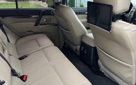Mitsubishi Pajero IV, 2019 год, 4 000 000 рублей, 9 фотография