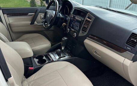 Mitsubishi Pajero IV, 2019 год, 4 000 000 рублей, 10 фотография