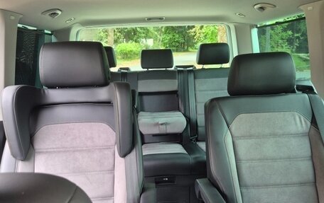 Volkswagen Multivan T6 рестайлинг, 2020 год, 7 150 000 рублей, 12 фотография