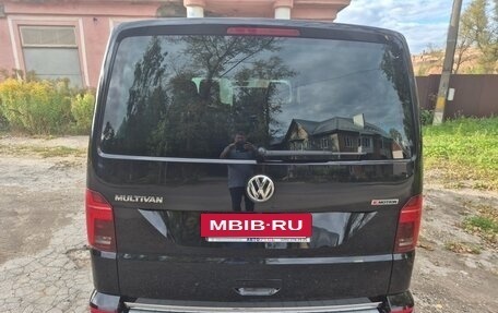 Volkswagen Multivan T6 рестайлинг, 2020 год, 7 150 000 рублей, 4 фотография