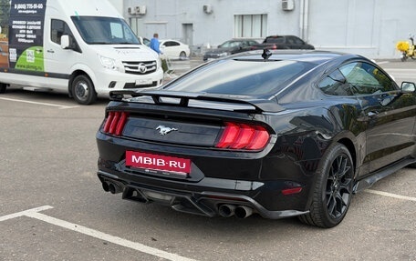 Ford Mustang VI рестайлинг, 2022 год, 4 200 000 рублей, 3 фотография