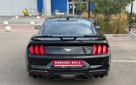 Ford Mustang VI рестайлинг, 2022 год, 4 200 000 рублей, 2 фотография