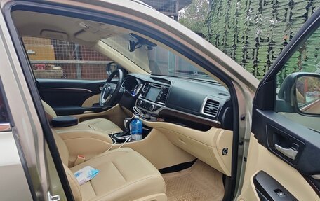 Toyota Highlander III, 2014 год, 3 050 000 рублей, 1 фотография