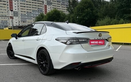 Toyota Camry, 2022 год, 3 700 000 рублей, 7 фотография