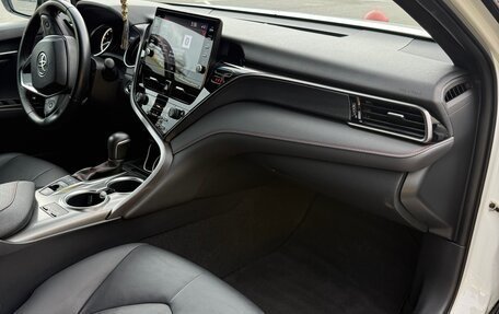 Toyota Camry, 2022 год, 3 700 000 рублей, 20 фотография