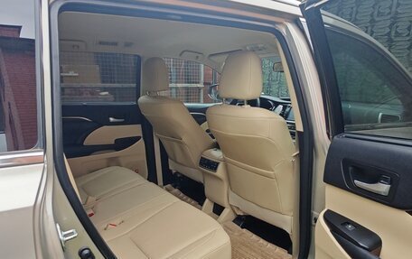 Toyota Highlander III, 2014 год, 3 050 000 рублей, 6 фотография