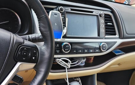 Toyota Highlander III, 2014 год, 3 050 000 рублей, 12 фотография
