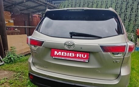 Toyota Highlander III, 2014 год, 3 050 000 рублей, 4 фотография
