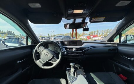 Lexus UX I, 2021 год, 3 200 000 рублей, 12 фотография