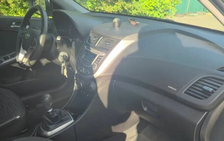 Hyundai Solaris II рестайлинг, 2016 год, 1 100 000 рублей, 12 фотография