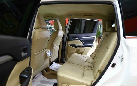 Toyota Highlander III, 2015 год, 2 490 000 рублей, 7 фотография