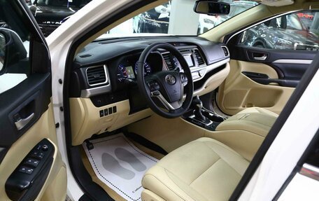 Toyota Highlander III, 2015 год, 2 490 000 рублей, 9 фотография