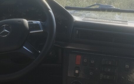 Mercedes-Benz G-Класс W463 рестайлинг _ii, 1997 год, 1 500 000 рублей, 8 фотография