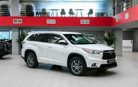 Toyota Highlander III, 2015 год, 2 490 000 рублей, 3 фотография