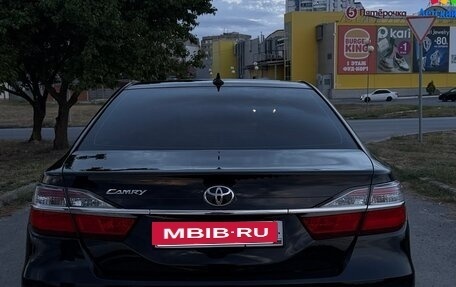 Toyota Camry, 2017 год, 2 050 000 рублей, 4 фотография