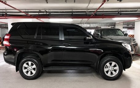 Toyota Land Cruiser Prado 150 рестайлинг 2, 2015 год, 3 800 000 рублей, 2 фотография