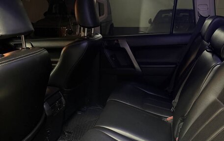 Toyota Land Cruiser Prado 150 рестайлинг 2, 2015 год, 3 800 000 рублей, 11 фотография
