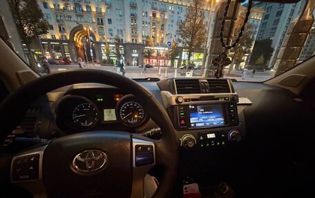 Toyota Land Cruiser Prado 150 рестайлинг 2, 2015 год, 3 800 000 рублей, 10 фотография