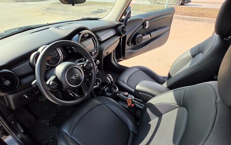 MINI Hatch, 2020 год, 1 550 000 рублей, 18 фотография