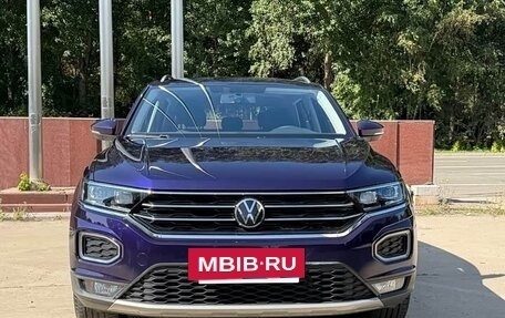 Volkswagen T-Roc I, 2021 год, 1 555 777 рублей, 2 фотография