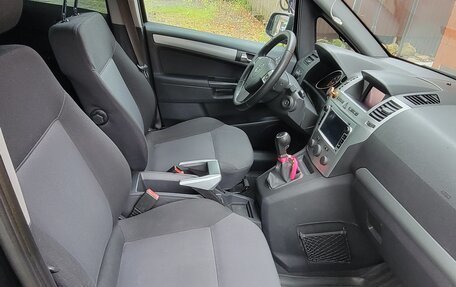 Opel Zafira B, 2010 год, 615 000 рублей, 6 фотография