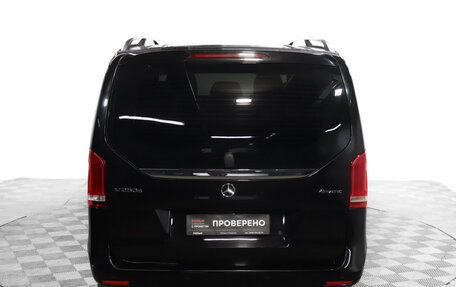 Mercedes-Benz V-Класс, 2017 год, 4 777 000 рублей, 6 фотография