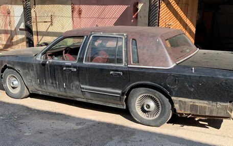 Lincoln Town Car II, 1990 год, 750 000 рублей, 2 фотография