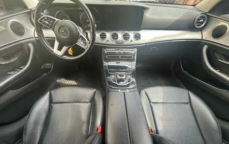 Mercedes-Benz E-Класс, 2019 год, 1 750 000 рублей, 6 фотография