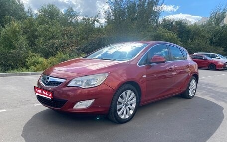 Opel Astra J, 2011 год, 710 000 рублей, 1 фотография