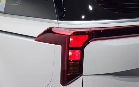 KIA Carnival, 2025 год, 5 фотография
