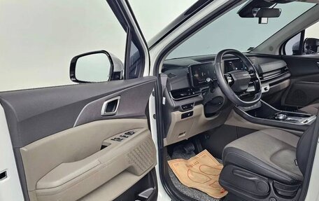 KIA Carnival, 2025 год, 12 фотография