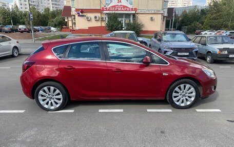 Opel Astra J, 2011 год, 710 000 рублей, 4 фотография