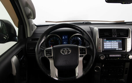 Toyota Land Cruiser Prado 150 рестайлинг 2, 2010 год, 2 399 000 рублей, 10 фотография