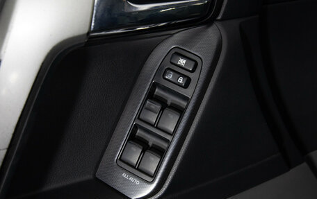 Toyota Land Cruiser Prado 150 рестайлинг 2, 2010 год, 2 399 000 рублей, 20 фотография