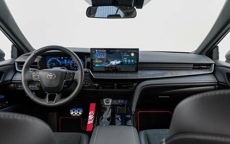 Toyota Camry, 2025 год, 4 390 000 рублей, 14 фотография