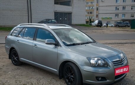 Toyota Avensis III рестайлинг, 2007 год, 700 000 рублей, 2 фотография
