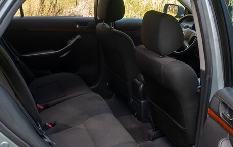 Toyota Avensis III рестайлинг, 2007 год, 700 000 рублей, 24 фотография