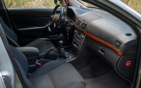 Toyota Avensis III рестайлинг, 2007 год, 700 000 рублей, 25 фотография