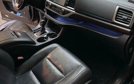 Toyota Highlander III, 2016 год, 2 890 000 рублей, 7 фотография
