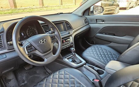 Hyundai Elantra VI рестайлинг, 2017 год, 990 000 рублей, 8 фотография